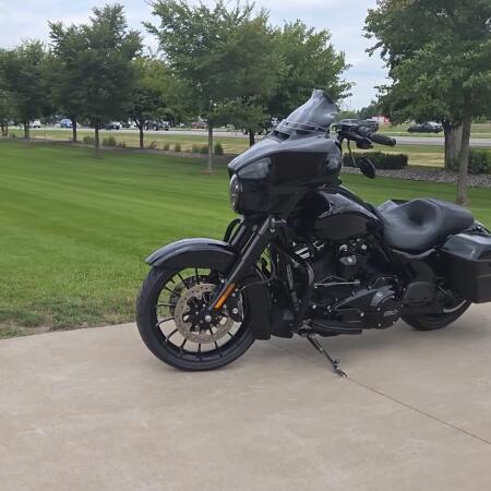 2019 Harley-Davidson® Street Glide® Special Vivid Black thumb 1