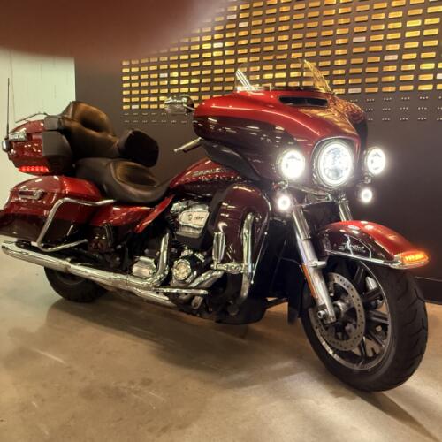 2018 Harley-Davidson® Ultra Limited Low Wicked Red/Twisted Cherry thumb 1