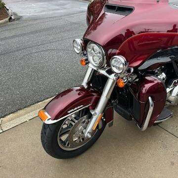 2017 Harley-Davidson® Tri Glide® Ultra Two-Tone Mysterious Red Sunglo/Velocity Red Sunglo thumb 1