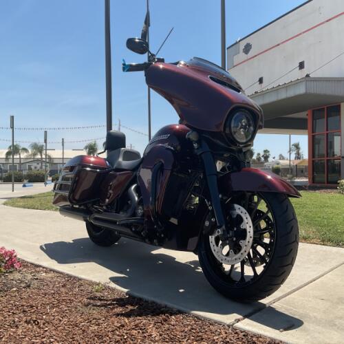 FLHXS 2018 Street Glide® Special thumb 2
