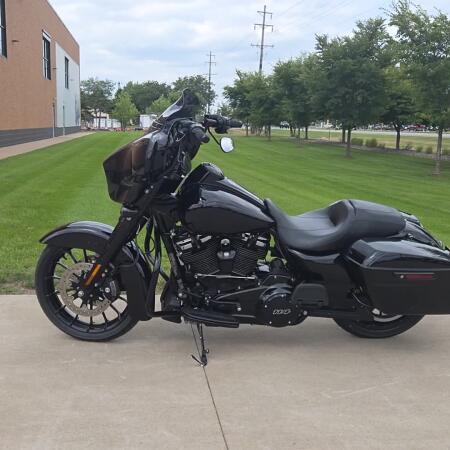 2019 Harley-Davidson® Street Glide® Special Vivid Black thumb 0