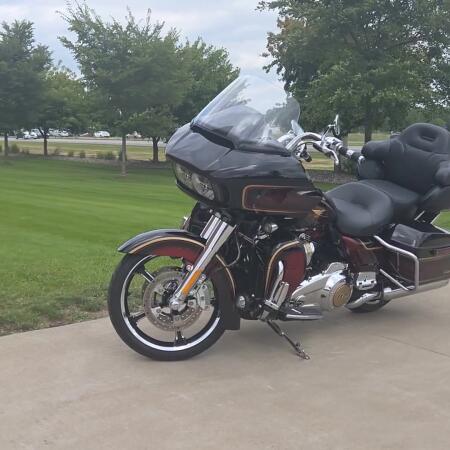 2023 Harley-Davidson® CVO™ Road Glide® LTD Anniversary Heirloom Red Fade thumb 1