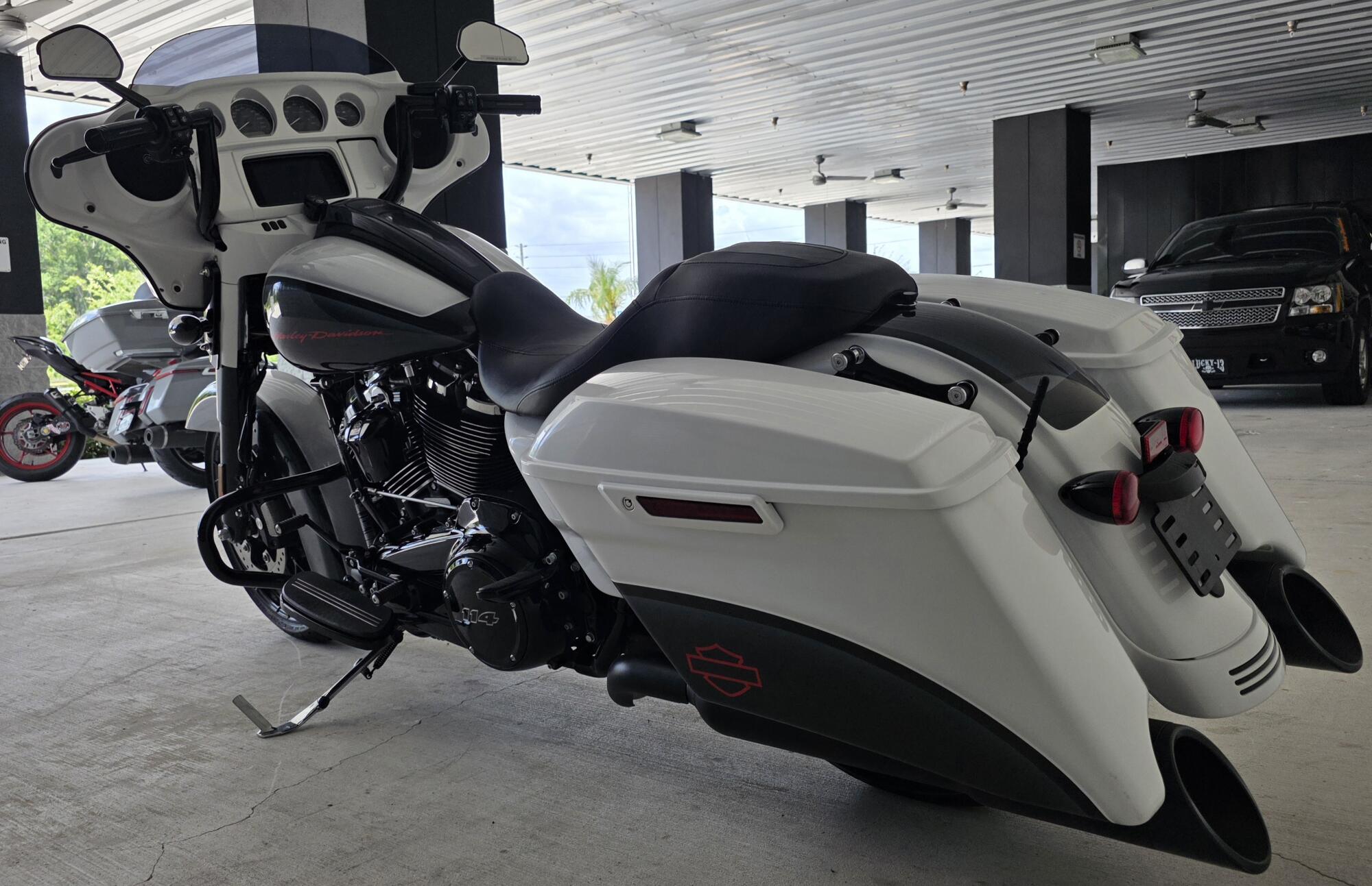 2023 Harley-Davidson® Street Glide® Special CUSTOM PAINT JOB, photo 9