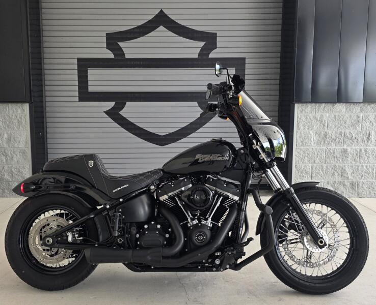 2020 Harley-Davidson® Street Bob® Vivid Black