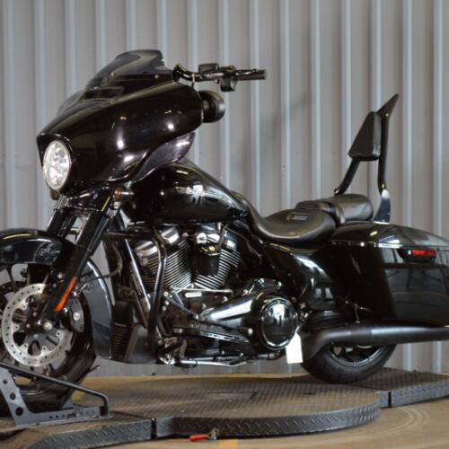 2018 Harley-Davidson<sup>®</sup> Street Glide<sup>®</sup> Special FLHXS thumb 0