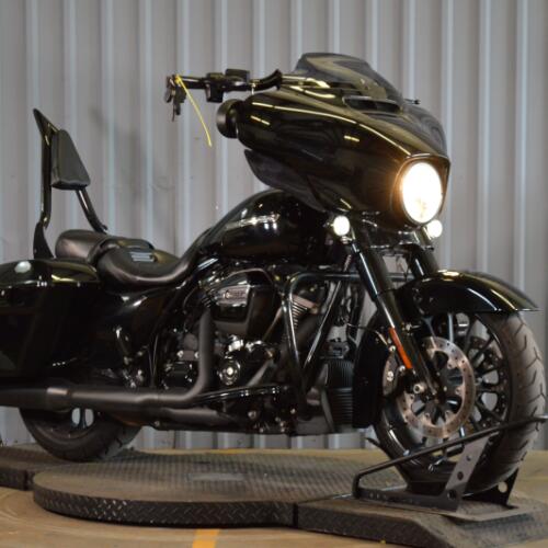 2018 Harley-Davidson<sup>®</sup> Street Glide<sup>®</sup> Special FLHXS thumb 2