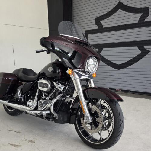 2022 Harley-Davidson® Street Glide® Special Midnight Crimson/Vivid Black thumb 3