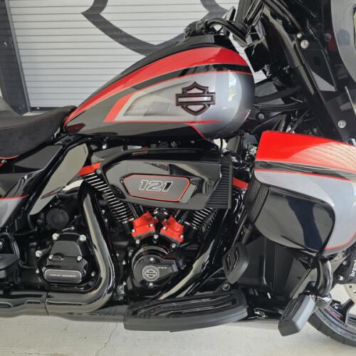 2026 Harley-Davidson® CVO Street Glide Limited Citrus Heat CVO Tri-Tone thumb 0