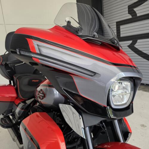 2026 Harley-Davidson® CVO Street Glide Limited Citrus Heat CVO Tri-Tone thumb 2