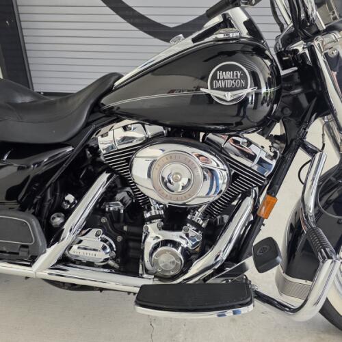 2008 Harley-Davidson® Road King® Classic Vivid Black Black Laced Wheels thumb 0