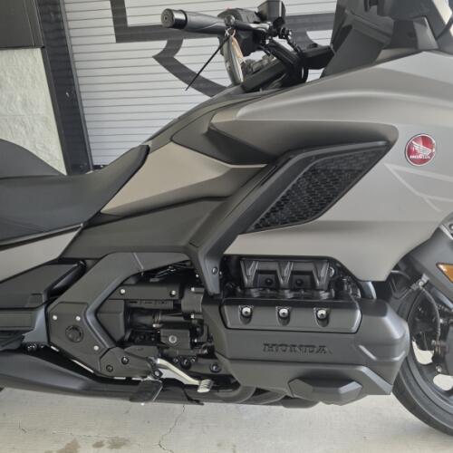 2026 Honda Gold Wing® Matte Silver thumb 0