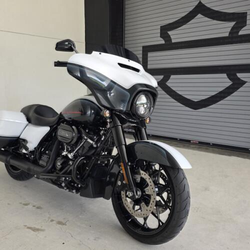 2023 Harley-Davidson® Street Glide® Special CUSTOM PAINT JOB thumb 3