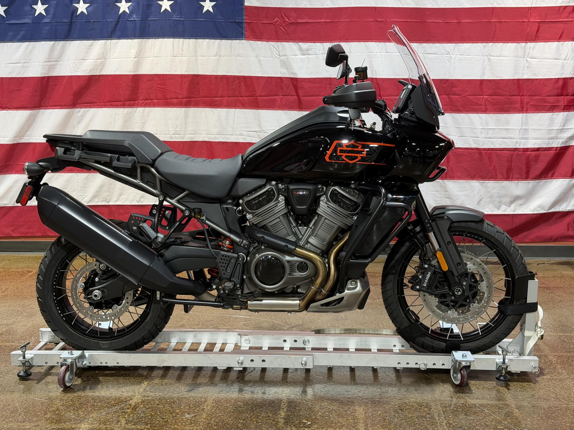 Harley-Davidson® Pan America® 1250 Special 2026 RA1250S VIVID BLACK