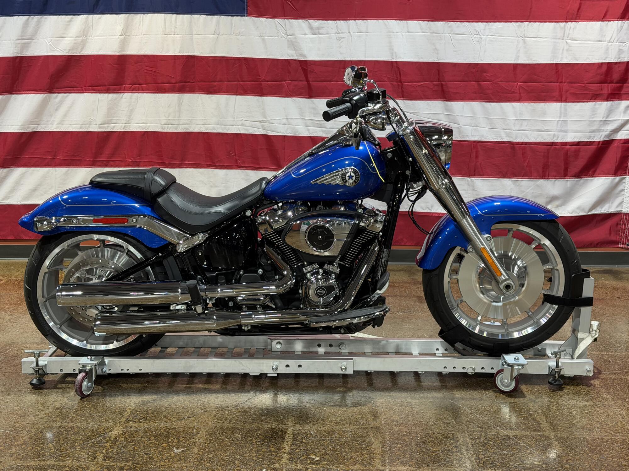 Harley-Davidson® Fat Boy® 2025 FLFB BLUE BURST