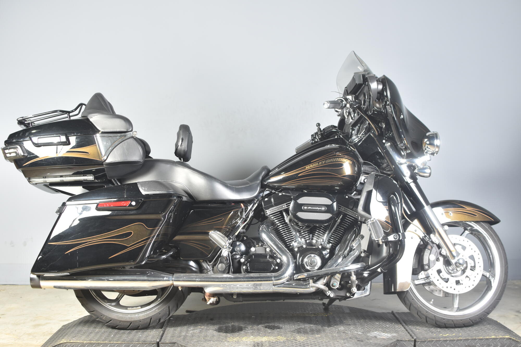 2020 Harley-Davidson® CVO™ Street Glide® FLHXSE | Old Glory Harley
