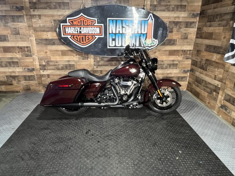 2022 Harley-Davidson® Road King® Special Midnight Crimson