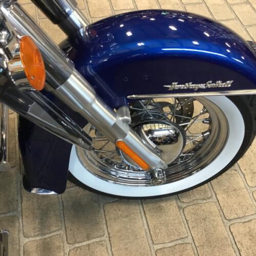 2017 Harley-Davidson® Heritage Softail® Classic Superior Blue thumb 2