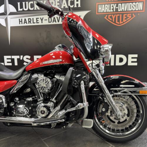 2010 Harley-Davidson® Electra Glide® Ultra Limited Scarlet Red/Vivid Black thumb 3