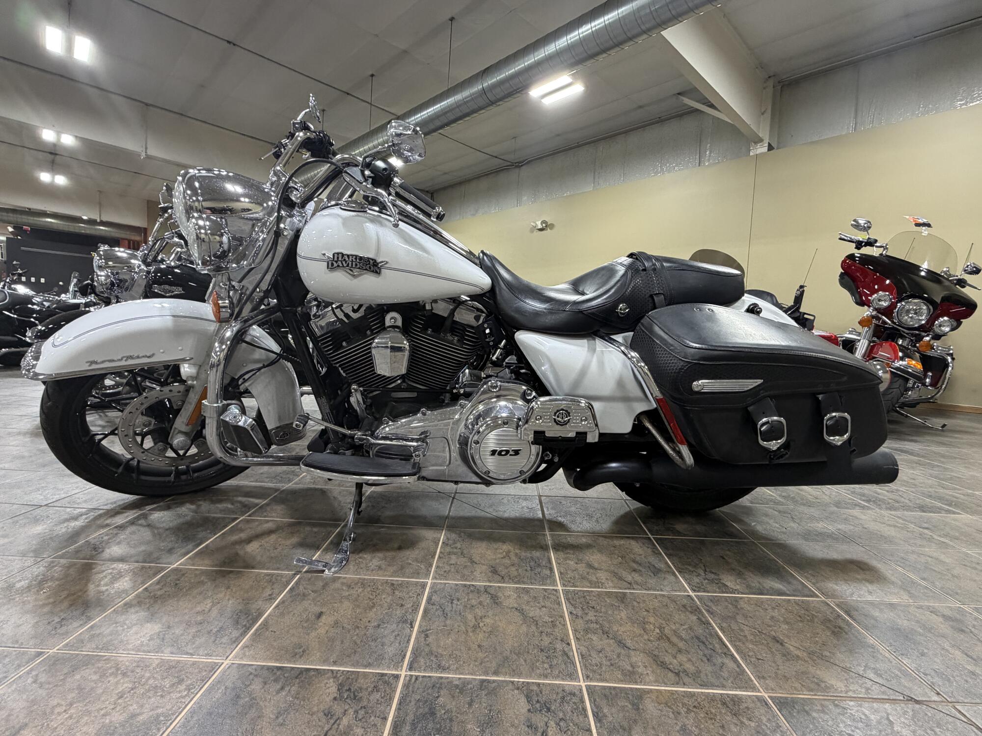 FLHRC 2012 Road King® Classic