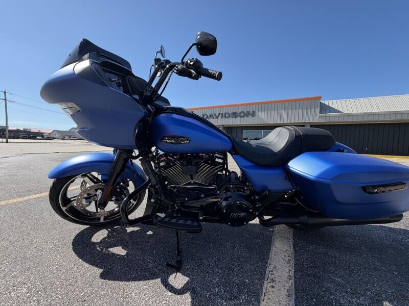 2026 Harley-Davidson® Road Glide® Aurora Blue Denim Black Trim