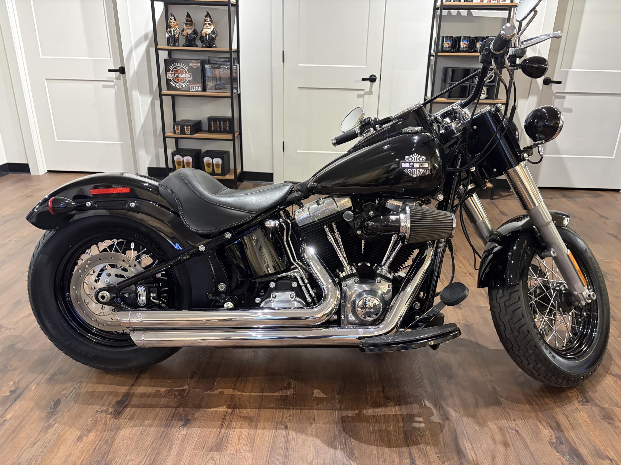 2015 Harley-Davidson® Softail Slim® Vivid Black