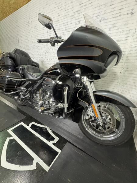 CVO™ Road Glide® ST | Harley-Davidson Bowling Green