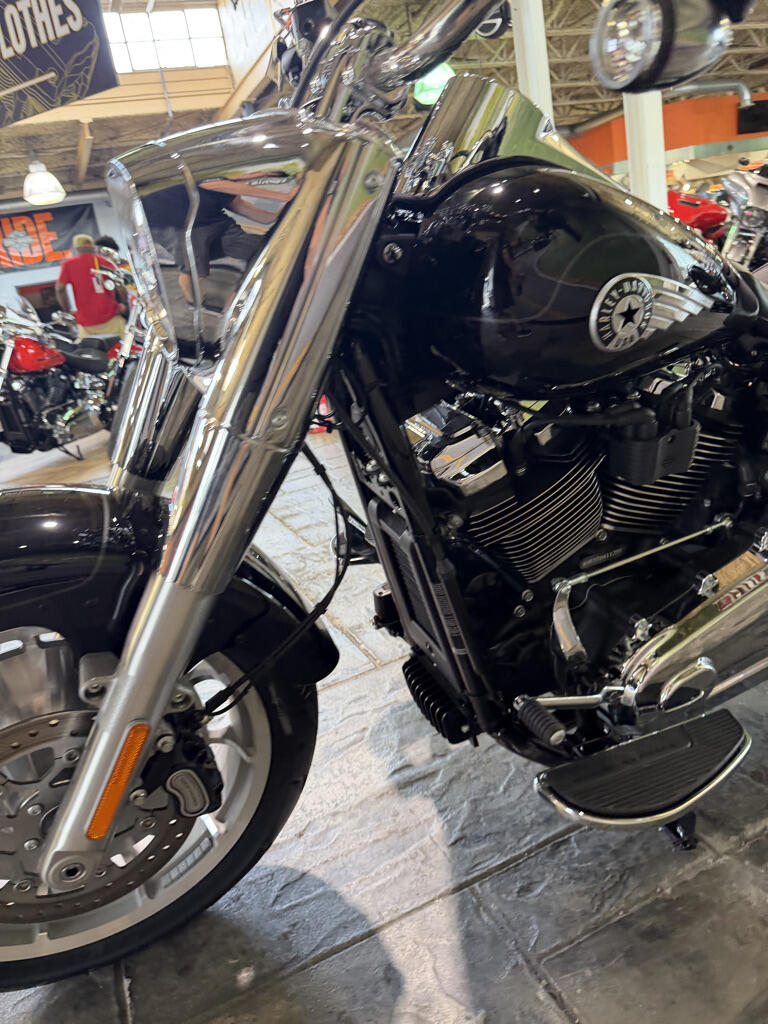 2026 Harley-Davidson® Fat Boy® VIVID BLACK 041139, photo 10