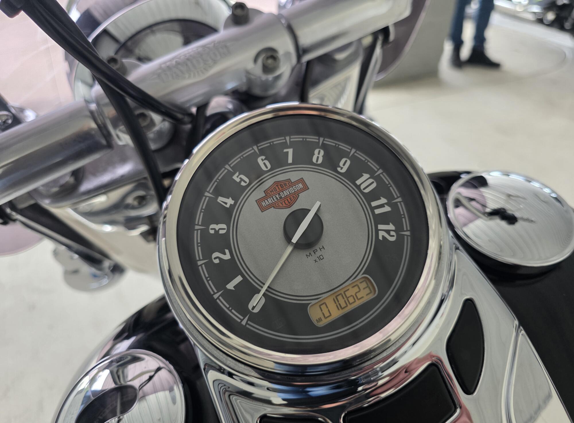2017 Harley-Davidson® Heritage Softail® Classic Vivid Black, photo 13