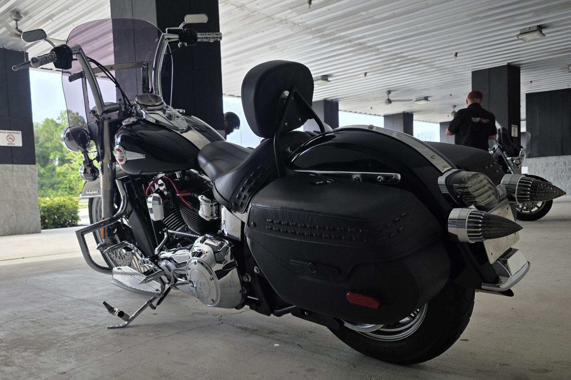 2017 Harley-Davidson® Heritage Softail® Classic Vivid Black, photo 11