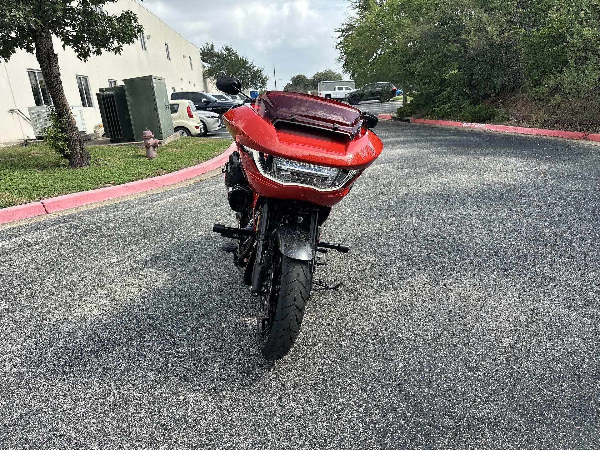 2026 Harley-Davidson® CVO Road Glide ST FLTRXSTSE, photo 5