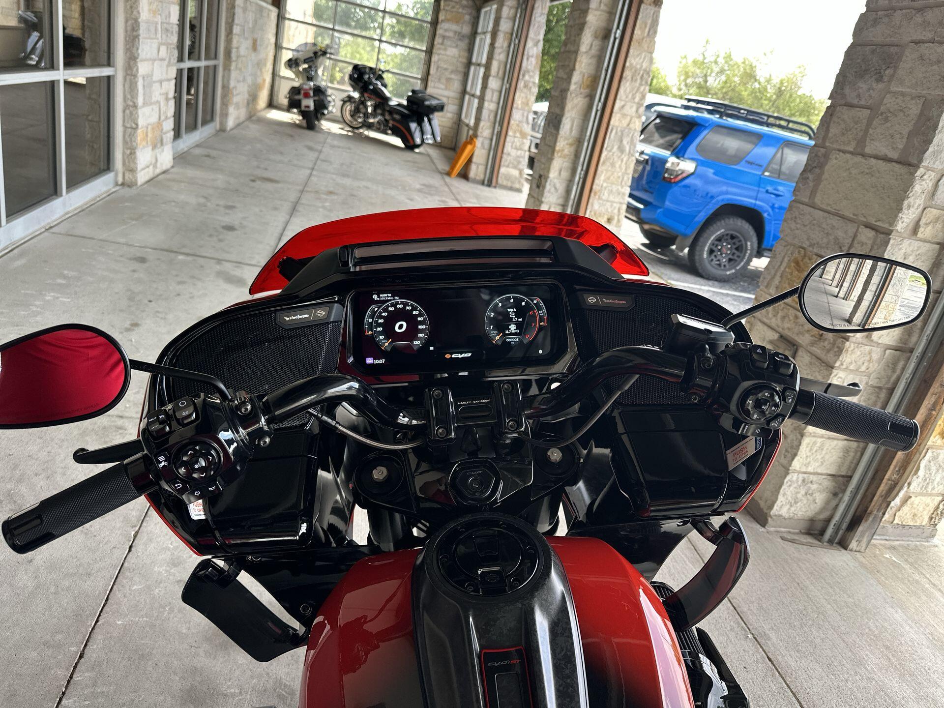 2026 Harley-Davidson® CVO Road Glide ST FLTRXSTSE, photo 21