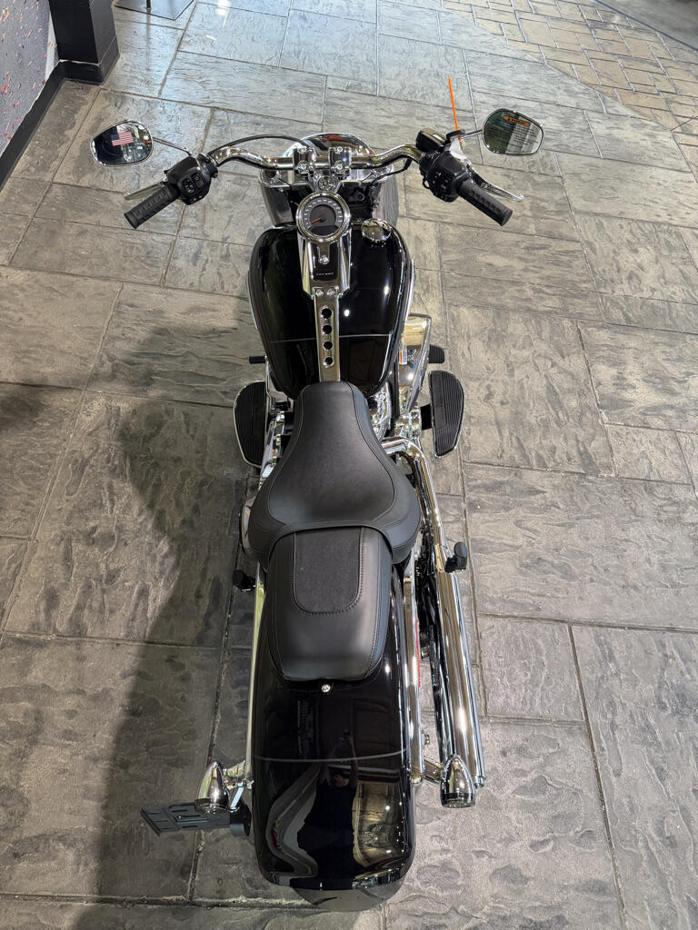 2026 Harley-Davidson® Fat Boy® VIVID BLACK 041139, photo 18