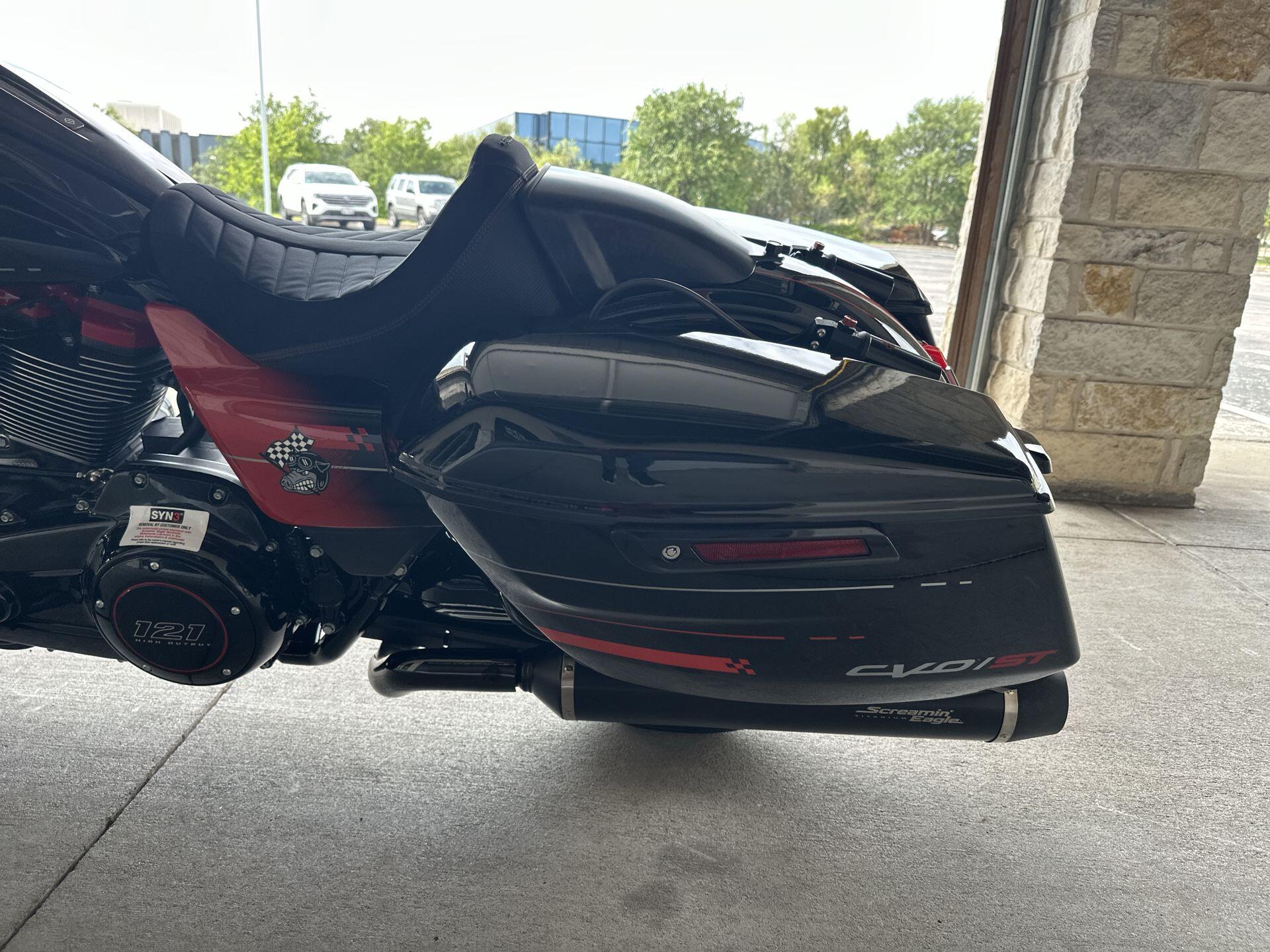 2026 Harley-Davidson® CVO Road Glide ST FLTRXSTSE, photo 19