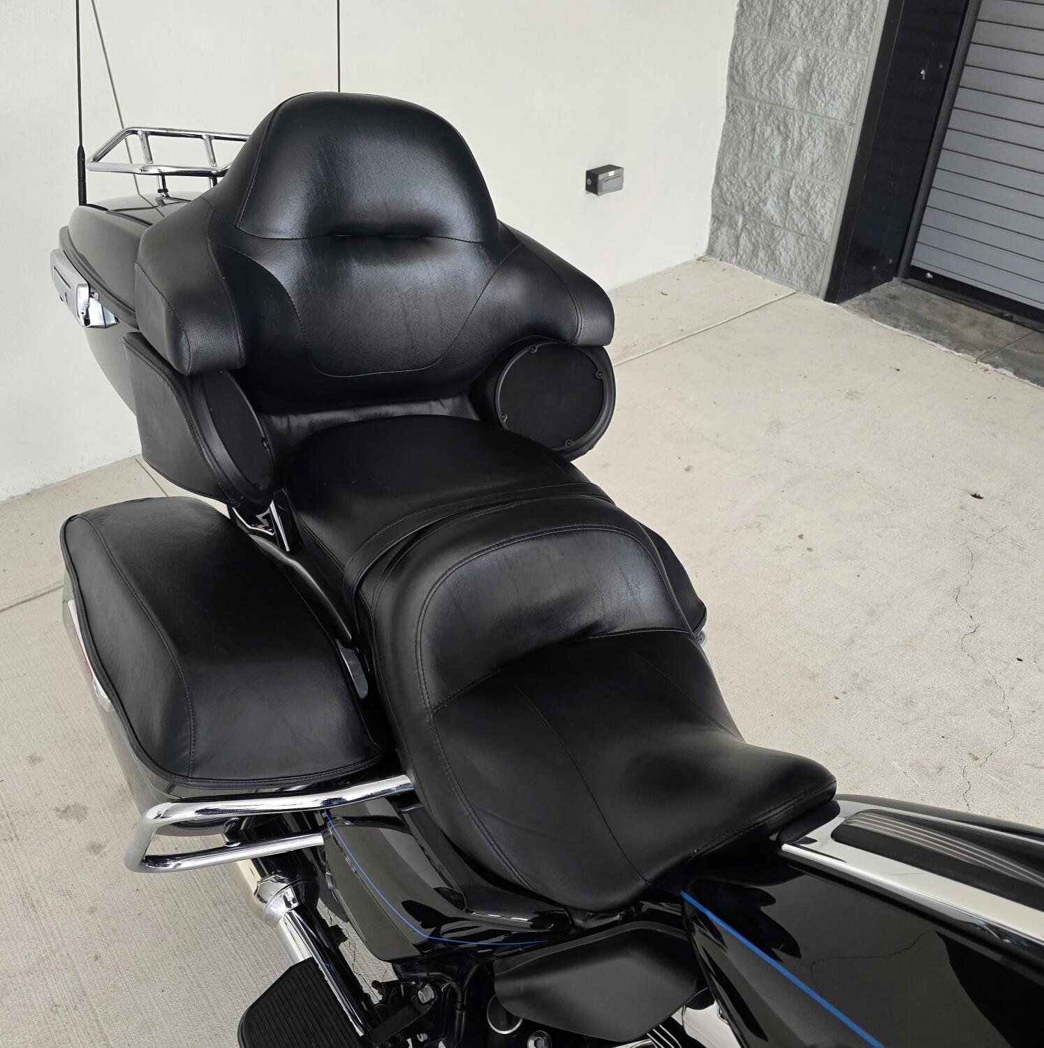 2016 Harley-Davidson® Ultra Limited SHRINE PAINT, photo 6