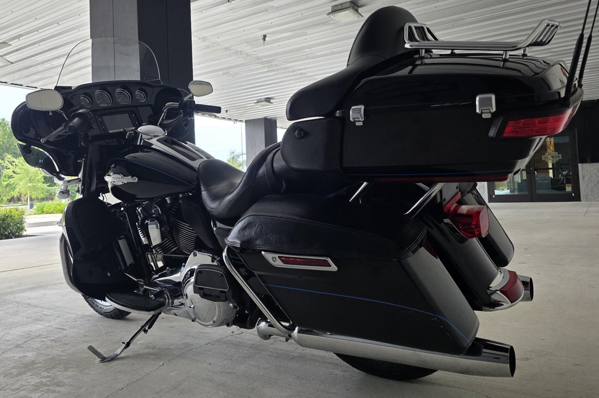 2016 Harley-Davidson® Ultra Limited SHRINE PAINT, photo 9