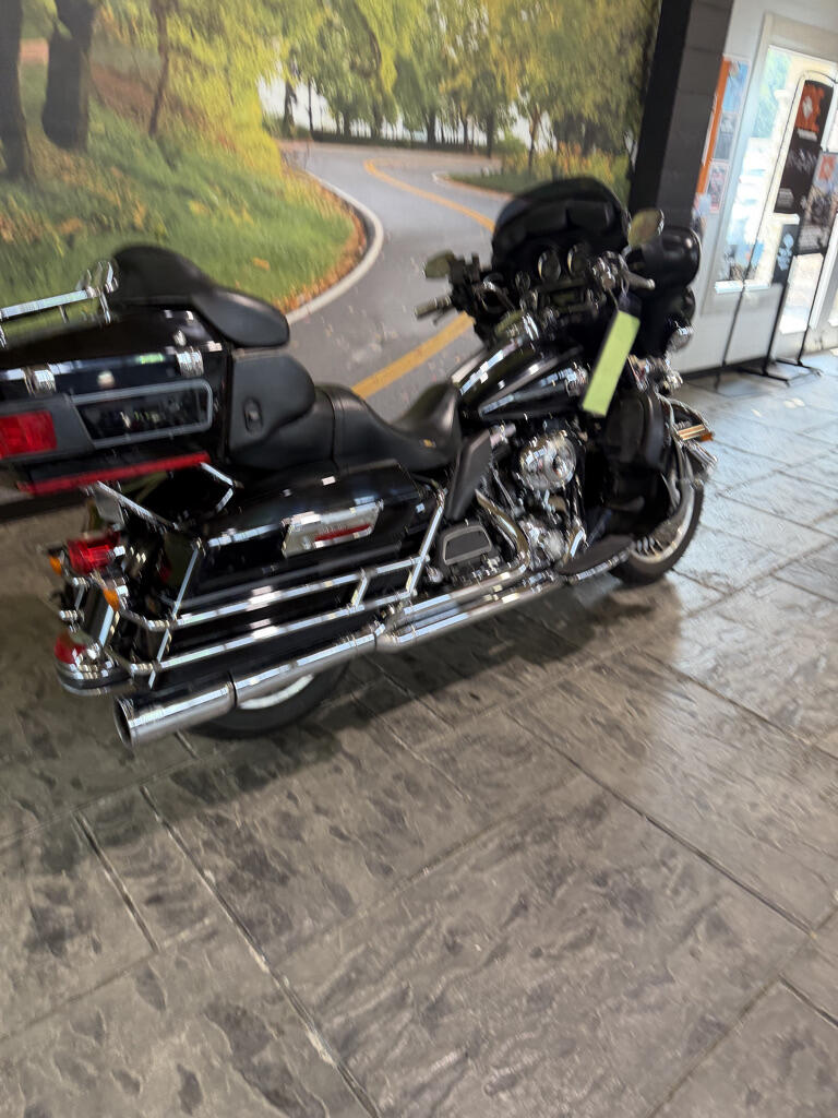 2011 Harley-Davidson® Electra Glide® Ultra Classic® No Gimmicks, No Hidden Fees, photo 21