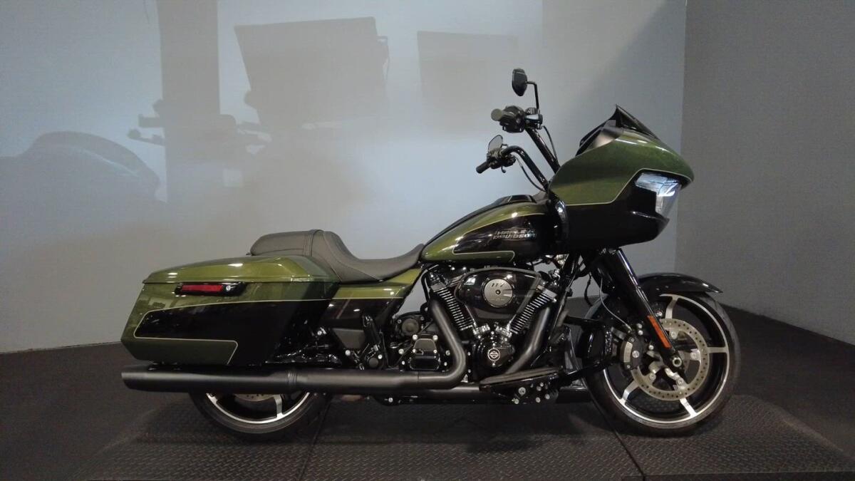 2026 Harley-Davidson® Road Glide® Olive Steel Metallic / Vivid