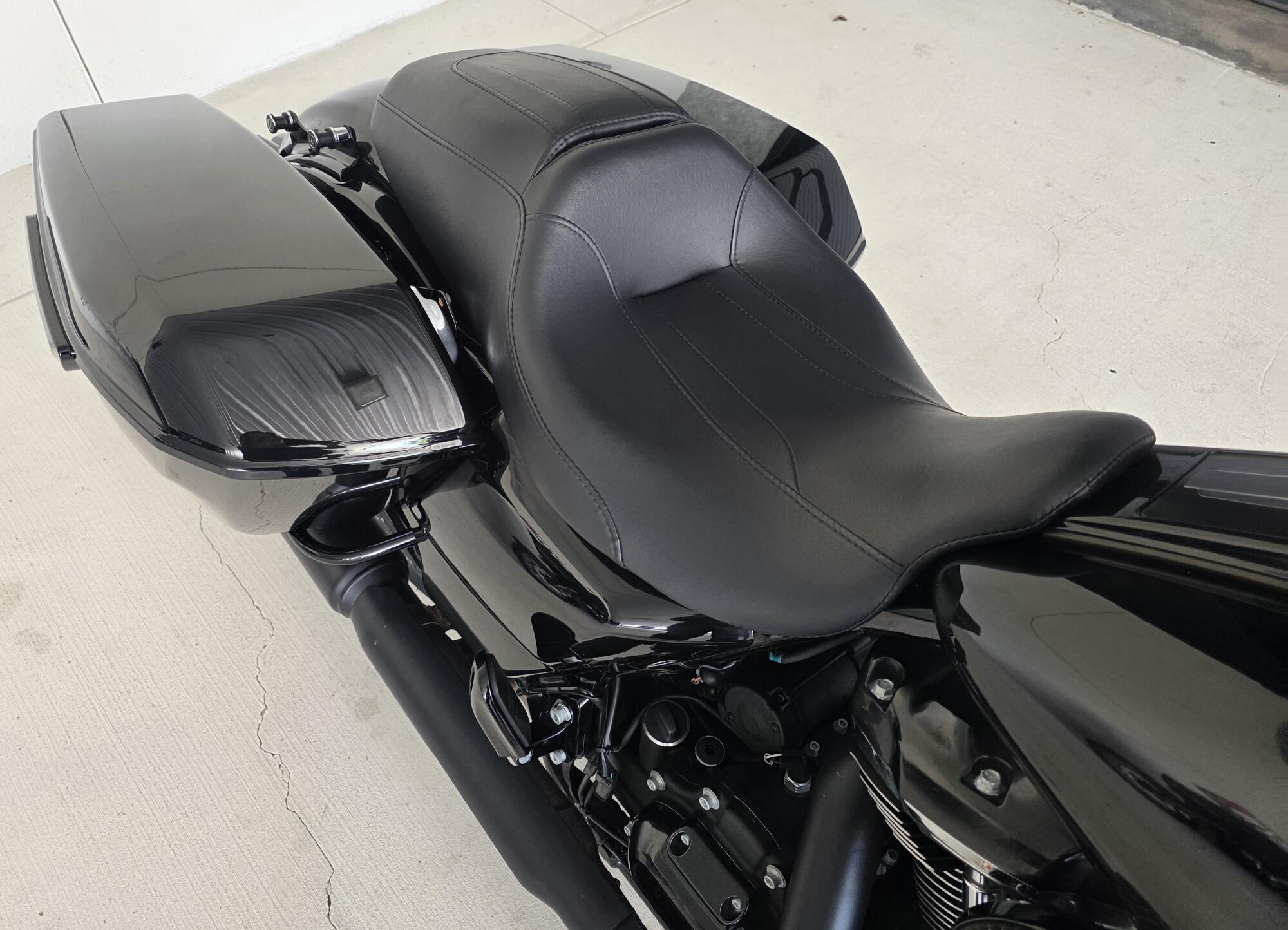 2024 Harley-Davidson® Road King® Special Vivid Black, photo 6
