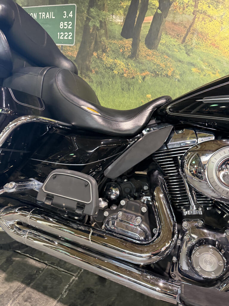 2011 Harley-Davidson® Electra Glide® Ultra Classic® No Gimmicks, No Hidden Fees, photo 5