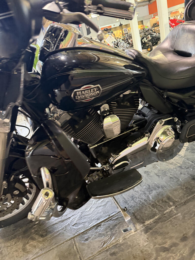 2011 Harley-Davidson® Electra Glide® Ultra Classic® No Gimmicks, No Hidden Fees, photo 11