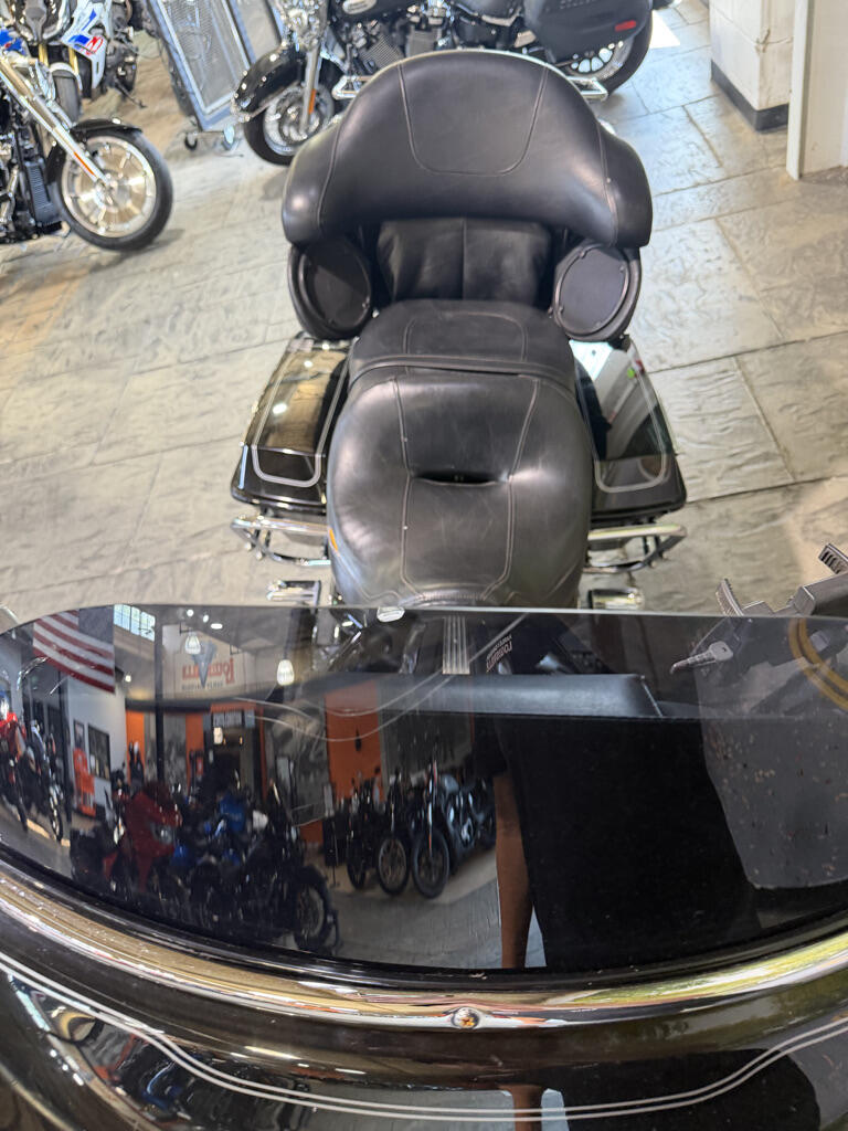 2011 Harley-Davidson® Electra Glide® Ultra Classic® No Gimmicks, No Hidden Fees, photo 17