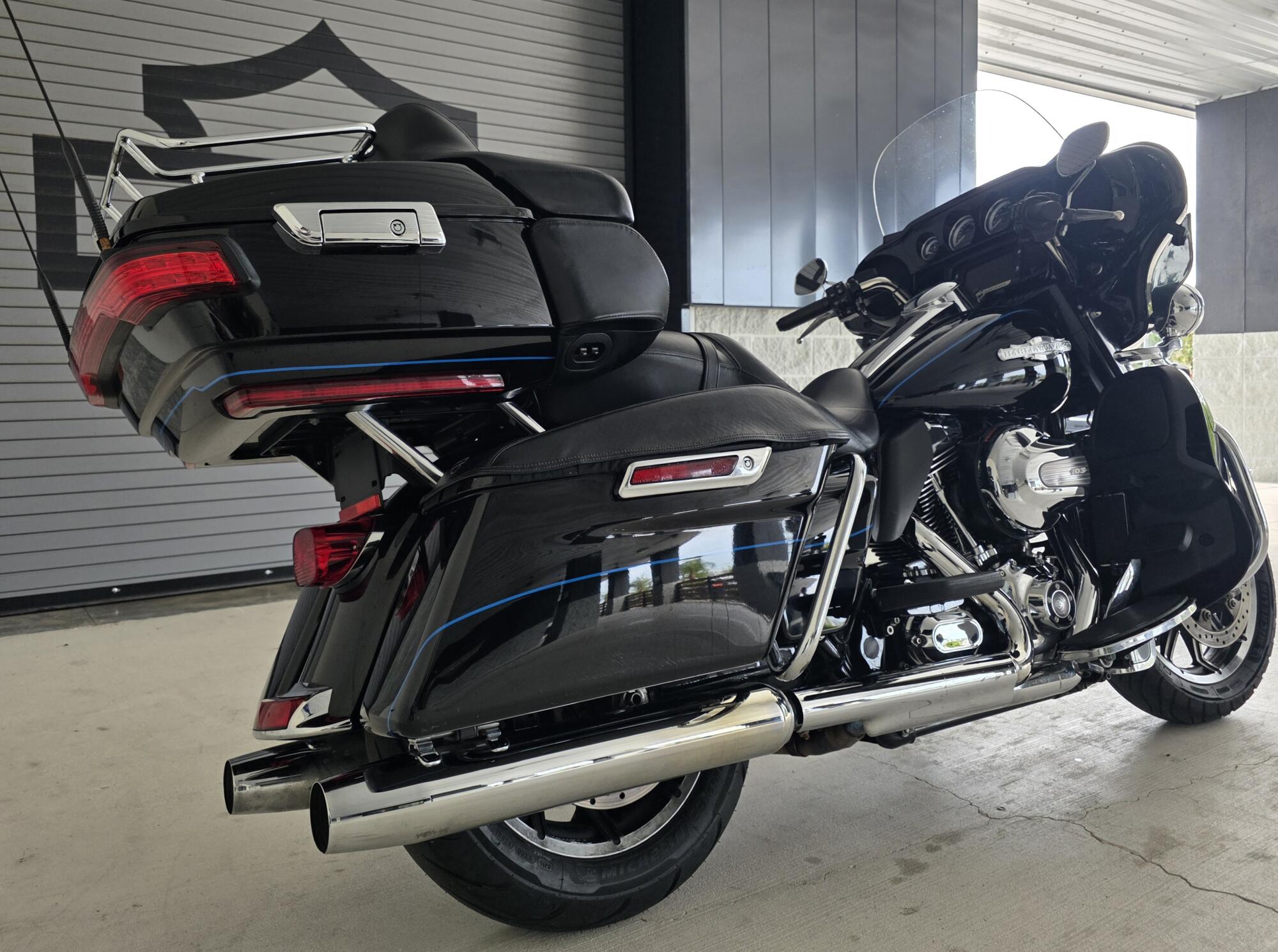 2016 Harley-Davidson® Ultra Limited SHRINE PAINT, photo 8