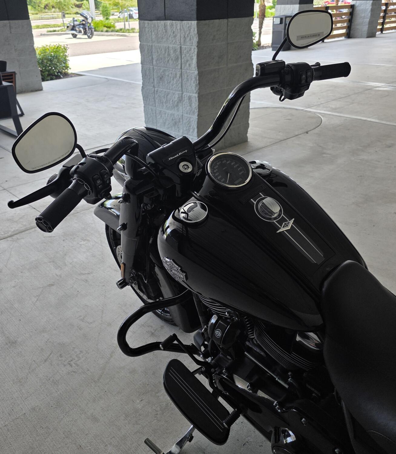 2024 Harley-Davidson® Road King® Special Vivid Black, photo 12