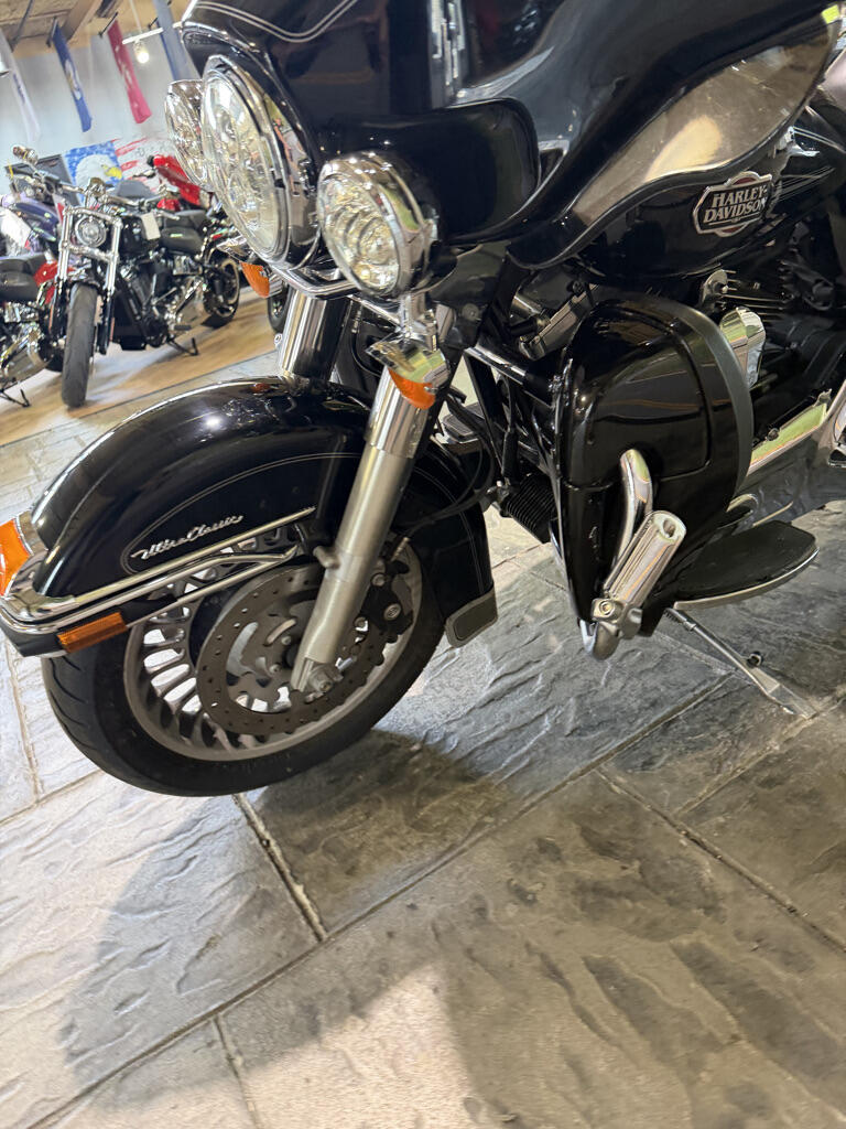 2011 Harley-Davidson® Electra Glide® Ultra Classic® No Gimmicks, No Hidden Fees, photo 10