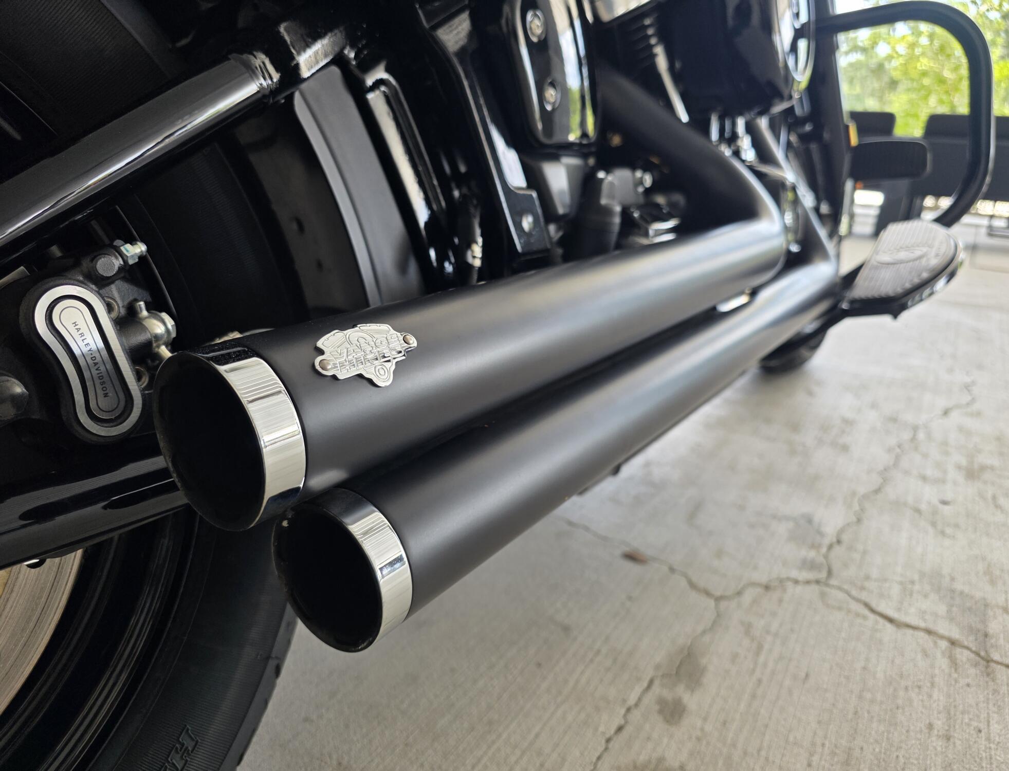 2020 Harley-Davidson® Softail Slim® Vivid Black, photo 8