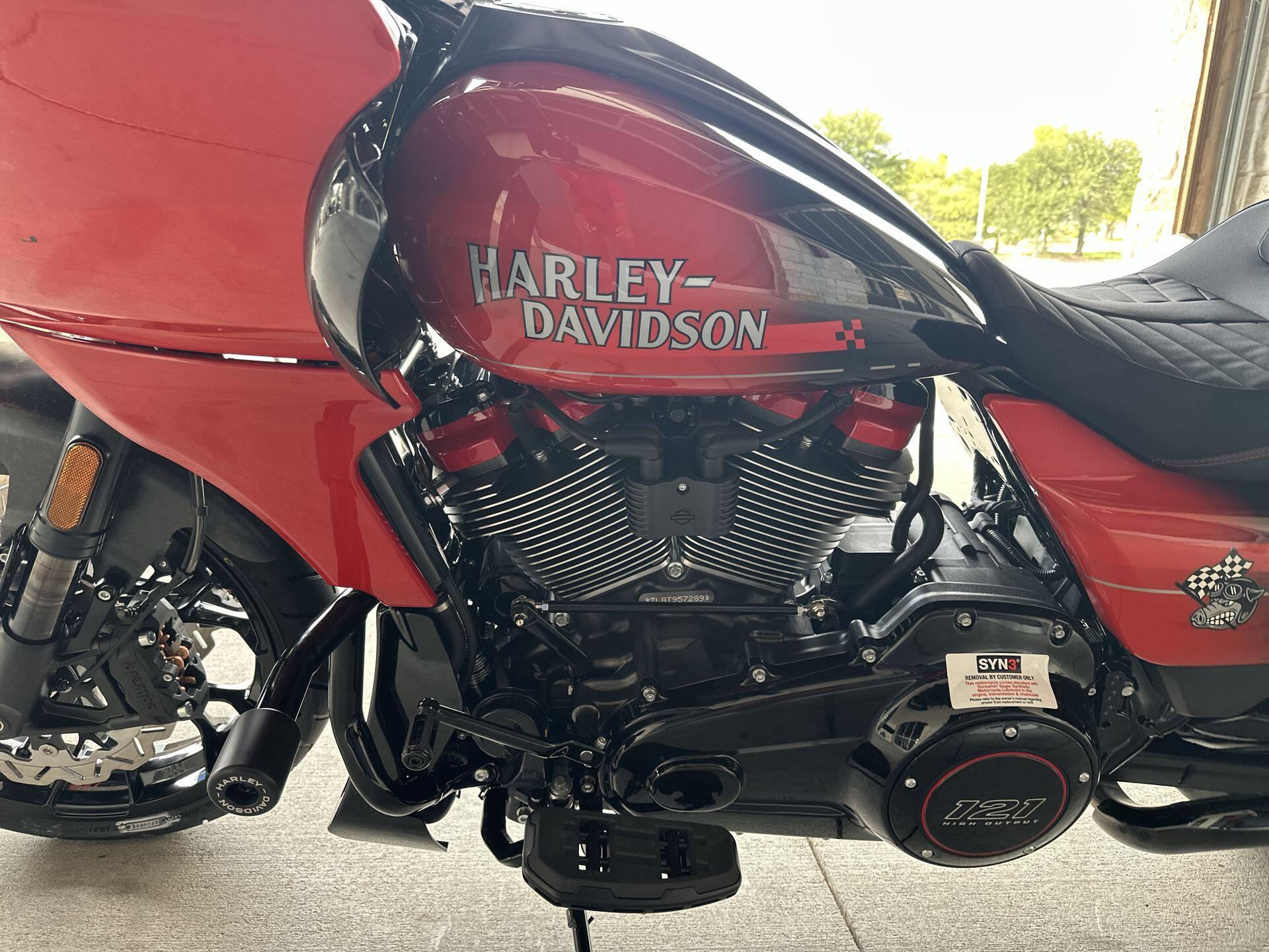 2026 Harley-Davidson® CVO Road Glide ST FLTRXSTSE, photo 13