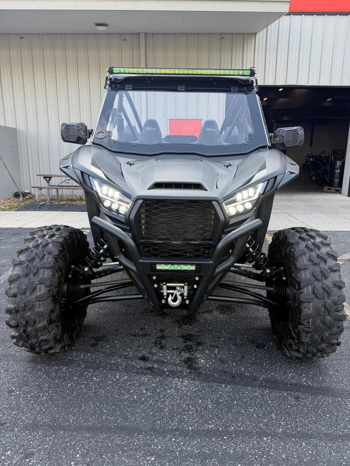 2025 Kawasaki Teryx® KRX™ 1000 Blackout Edition Matte Spark Black, photo 3
