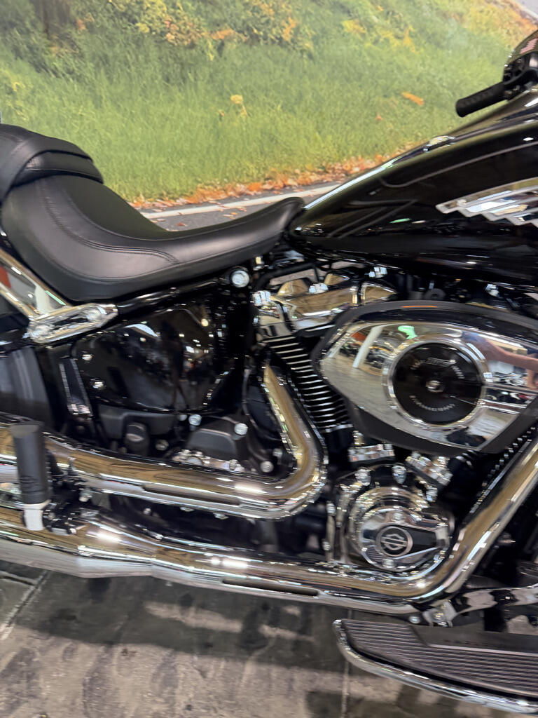 2026 Harley-Davidson® Fat Boy® VIVID BLACK 041139, photo 4