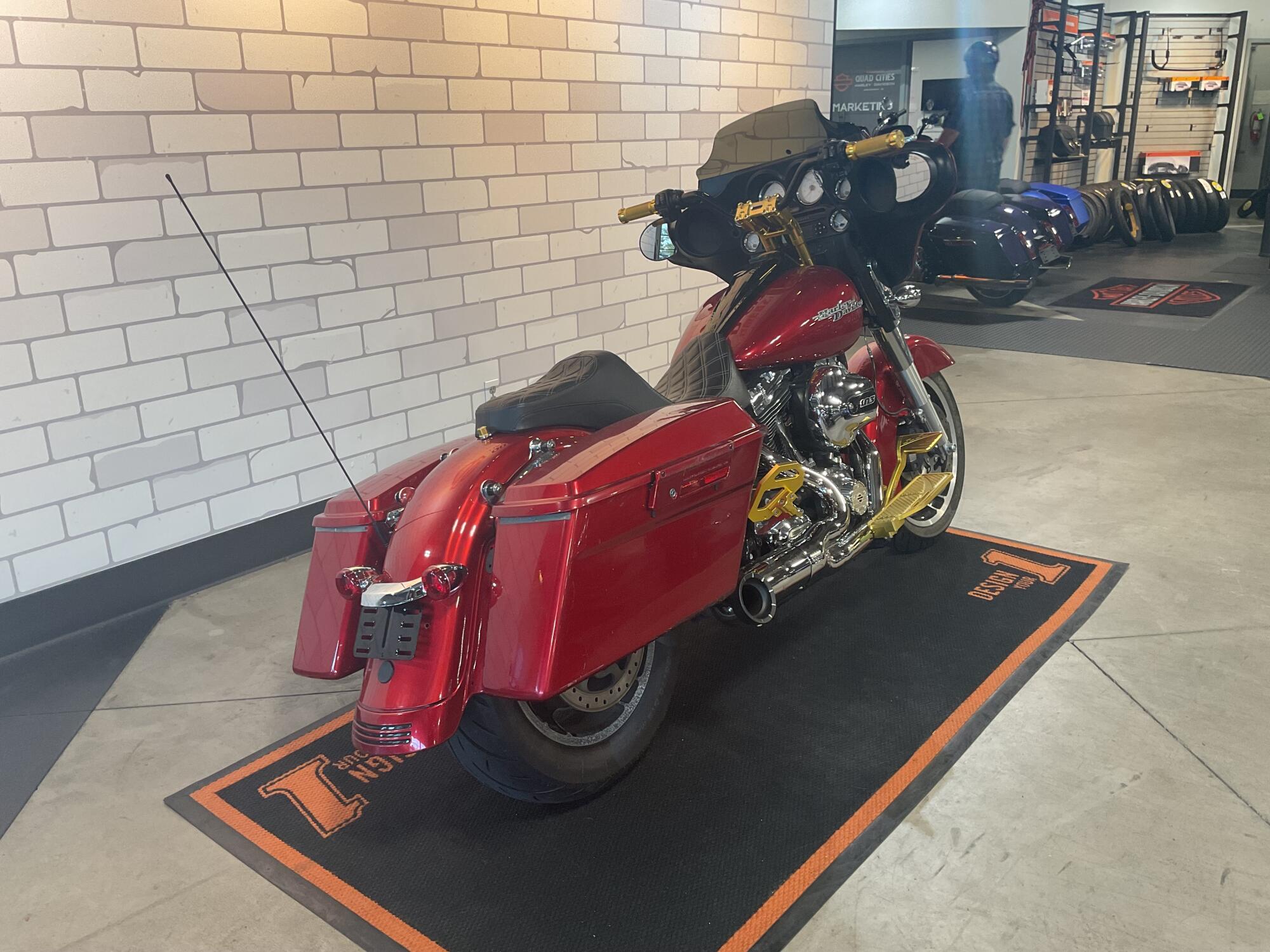 FLHX 2013 Street Glide®, photo 6