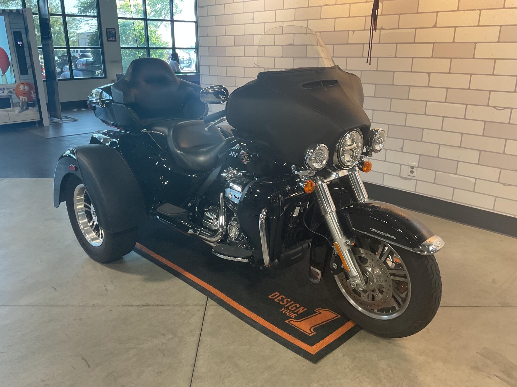 FLHTCUTG 2022 Tri Glide® Ultra, photo 2